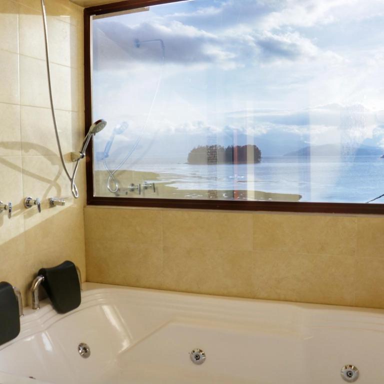 Hotel Rocamonti - Deluxe Double or Twin Room with Lake View - 4