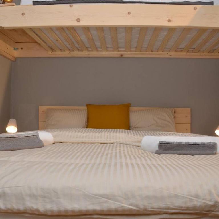 NEST - Triple Room with View - 2