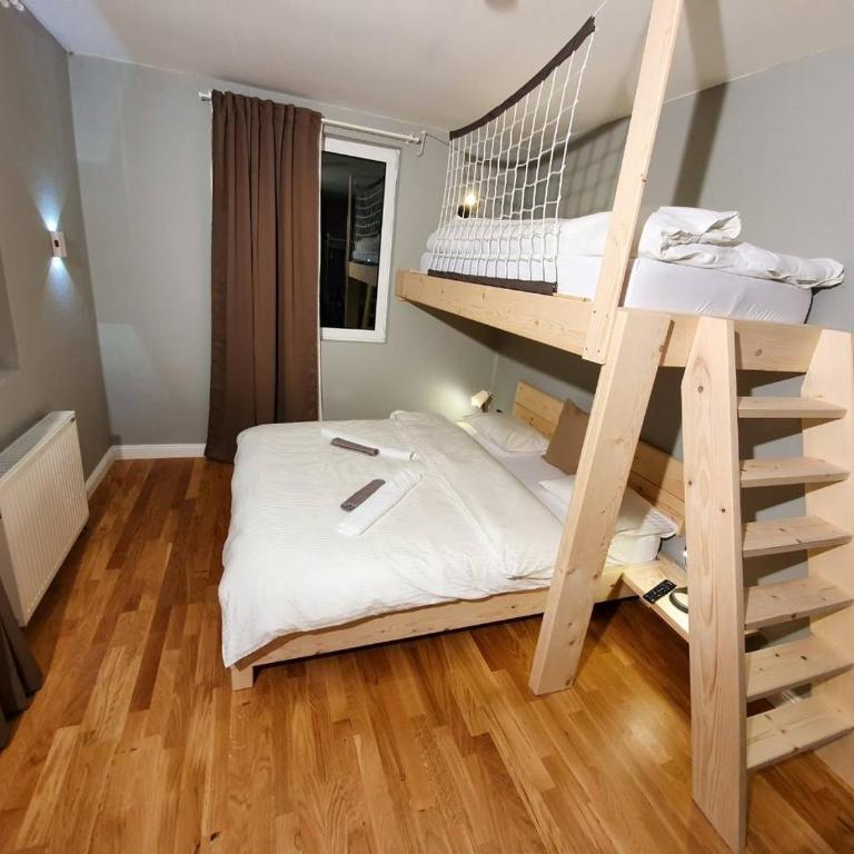 NEST - Triple Room with View - 7