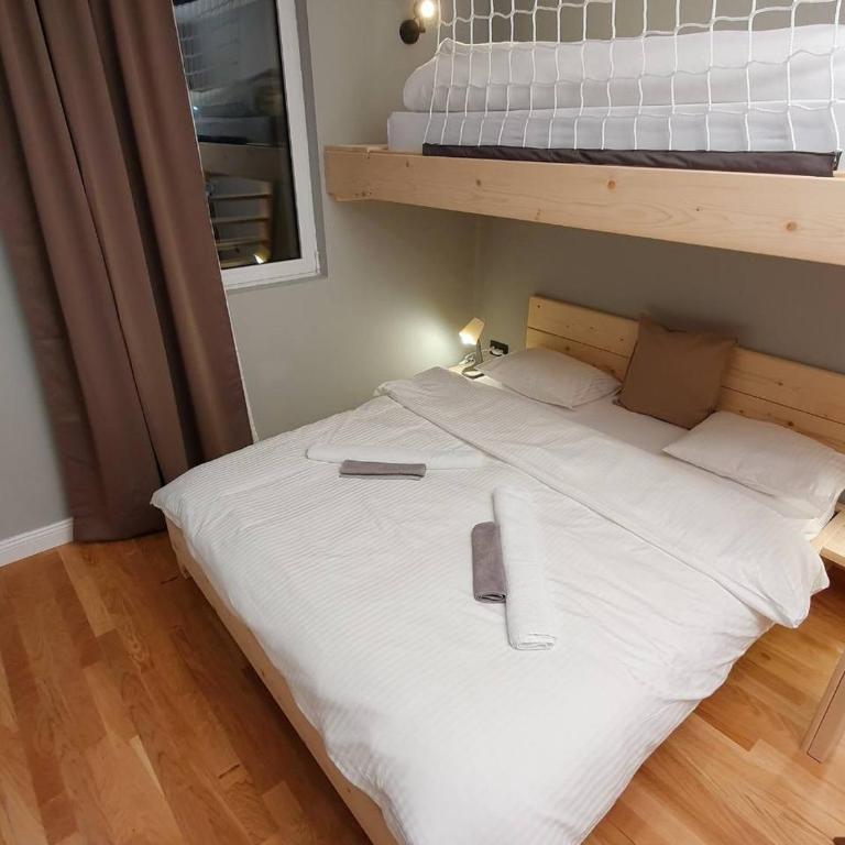 NEST - Triple Room with View - 8