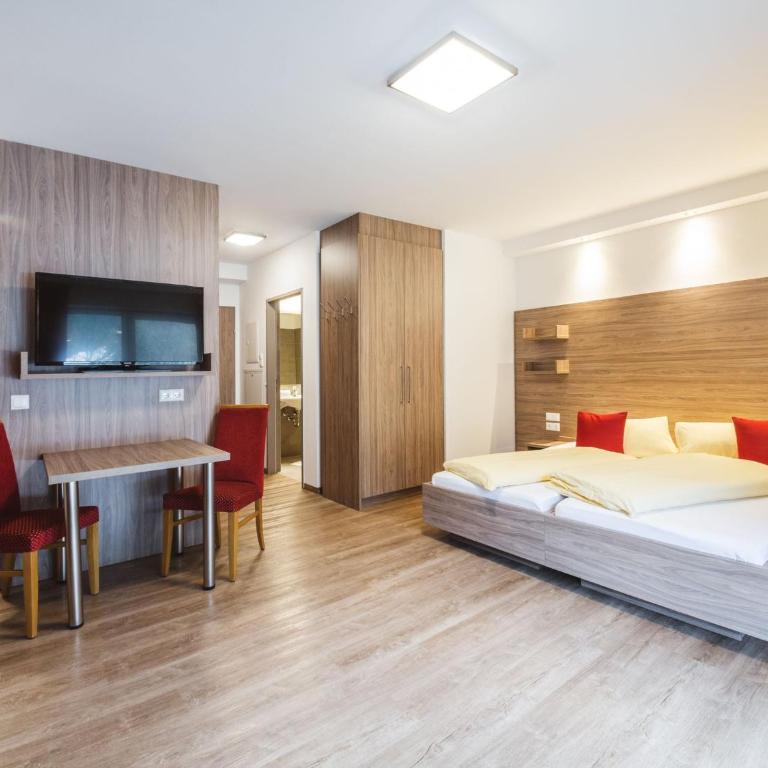 Apartment in Kleinarl near Ski Lift - Apartment - 4