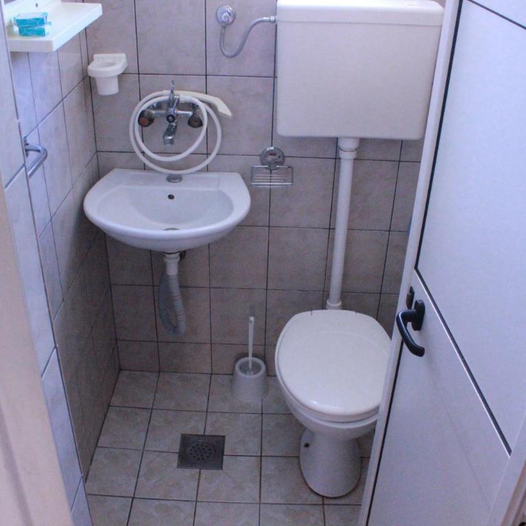 Apartments Dalila - Dvokrevetna Soba sa Bračnim Krevetom i Sopstvenim Kupatilom - 7