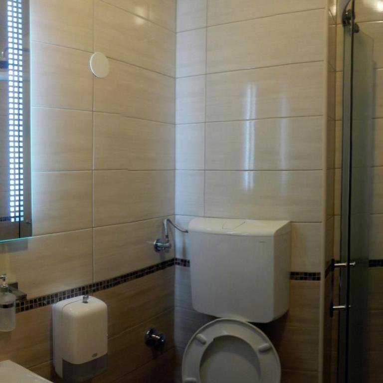 Guest House Aria - Dvokrevetna soba sa Bračnim Krevetom ili Zasebnim Krevetima, Balkonom i Pogledom na More - 2