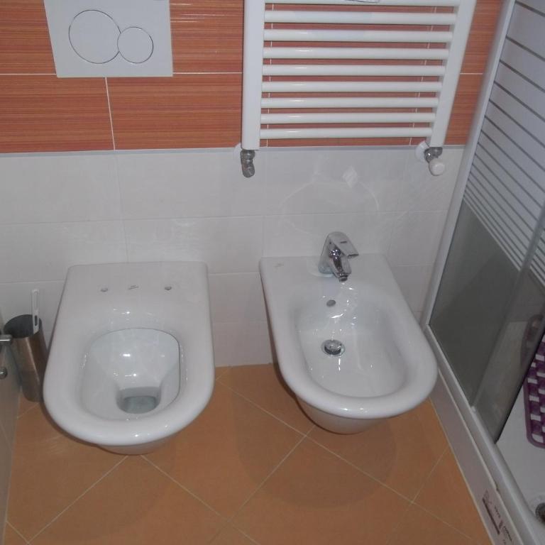 Sweet Venice - checkin at "Alloggi SS Giovanni e Paolo" - Double or Twin Room with Shared External Bathroom - 11