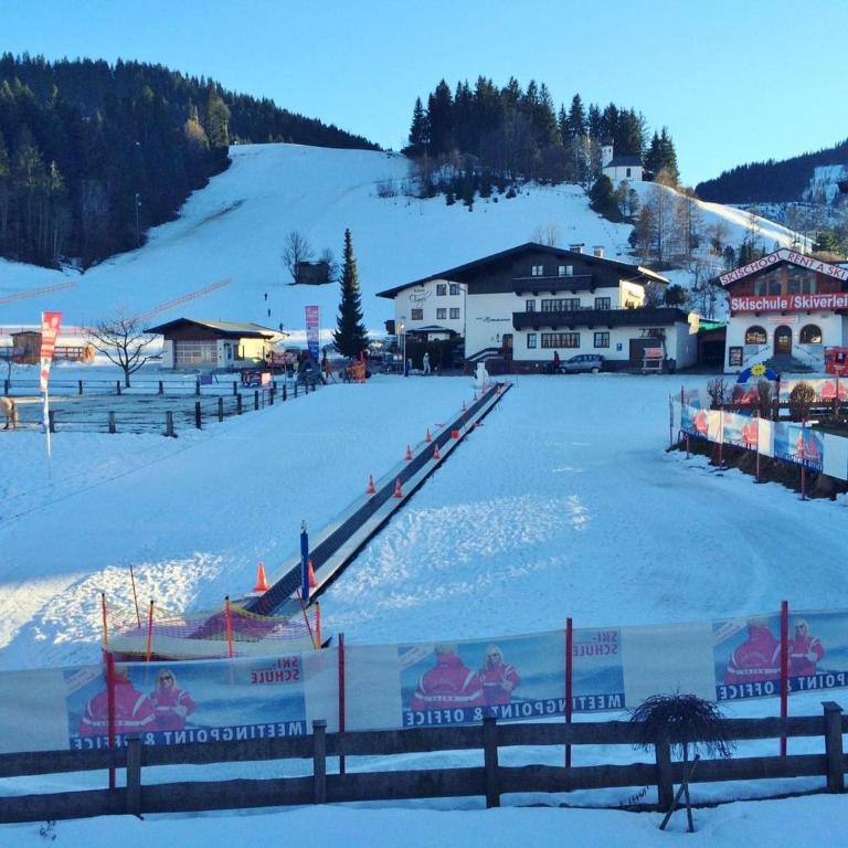 Chalet in Ellmau near Ski Lift - Superior Chalet - 36