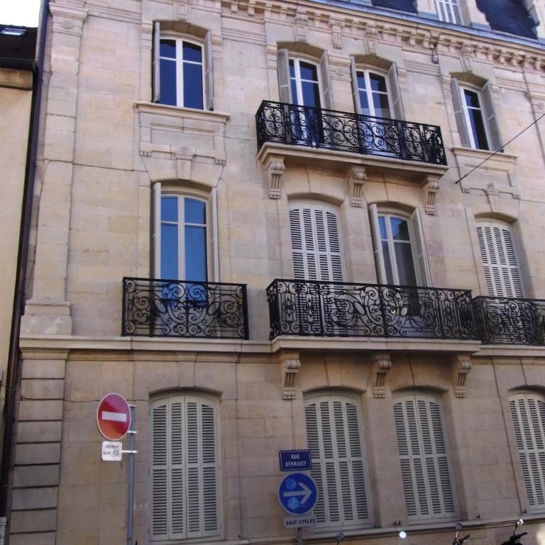 Apartment Bonnard - best view in Dijon 90 sqm airconditioned apart - Appartement 2 Chambres - 2