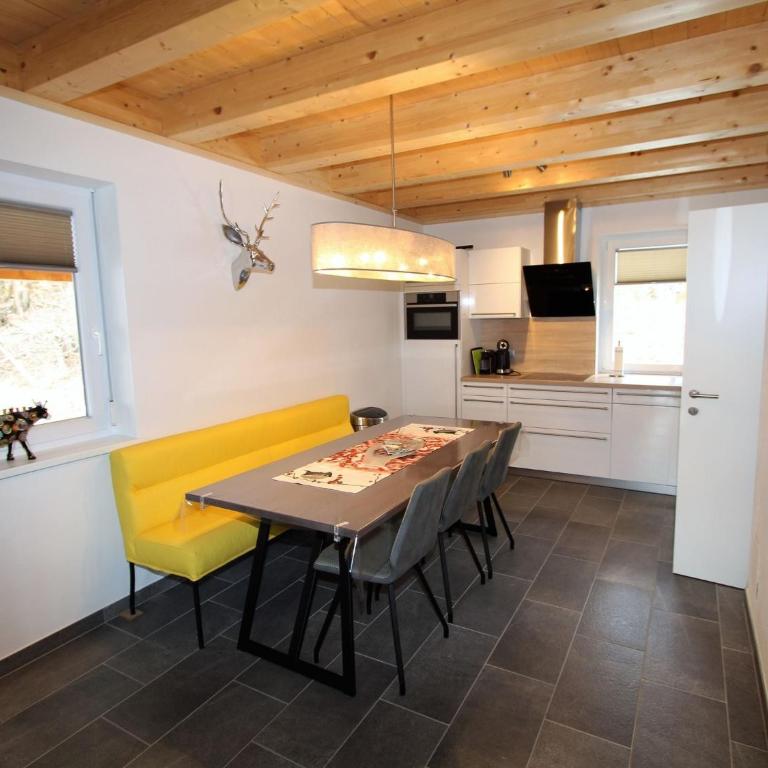 Chalet in Kötschach near Family Ski Area - Chalet mit 3 Schlafzimmern - 3
