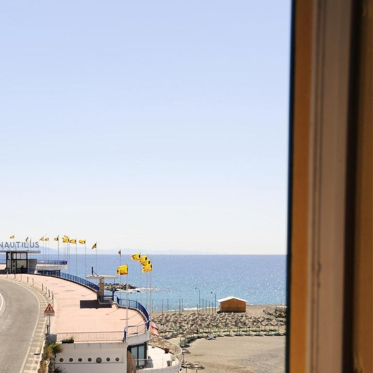 Hotel Bianca Maria - Camera Matrimoniale/Doppia con Letti Singoli con Vista Mare Parziale - 1