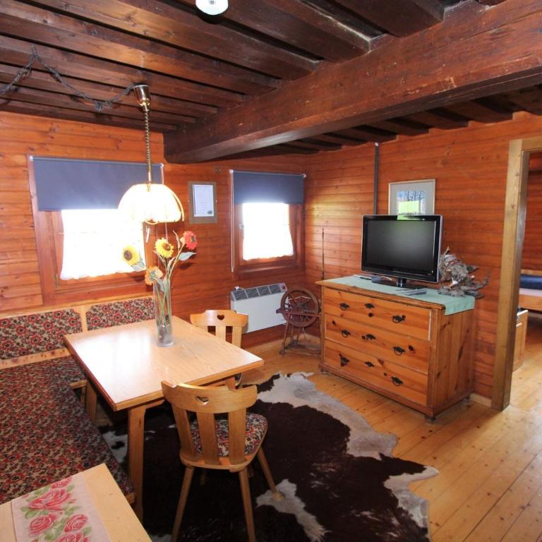 Apartment in Fresach near Ski Slopes & Lake - Ferienhaus mit 2 Schlafzimmern - 1