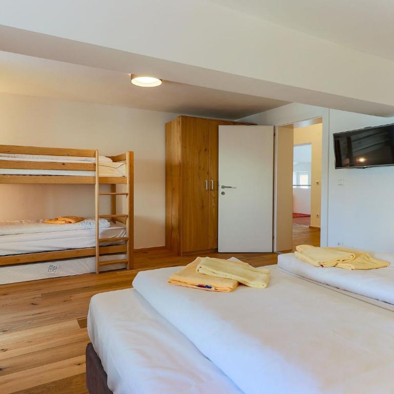 Chalet in Krimml near Zillertal Slopes - Ferienhaus mit 4 Zimmern - 15