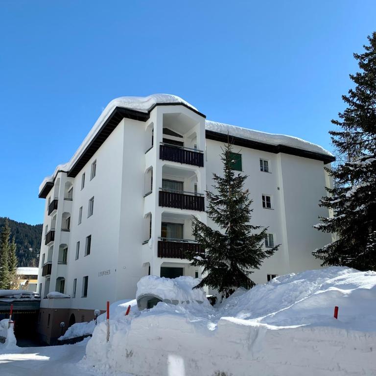 Holiday Apartment Gian - close to the Kongresshaus, the ice hockey stadium, cross-country skiing, the Eau-la-la indoor pool and wellness, large supermarket, 2 bus stops, with an indoor garage and fully equipped - Apartment mit 1 Schlafzimmer - 26