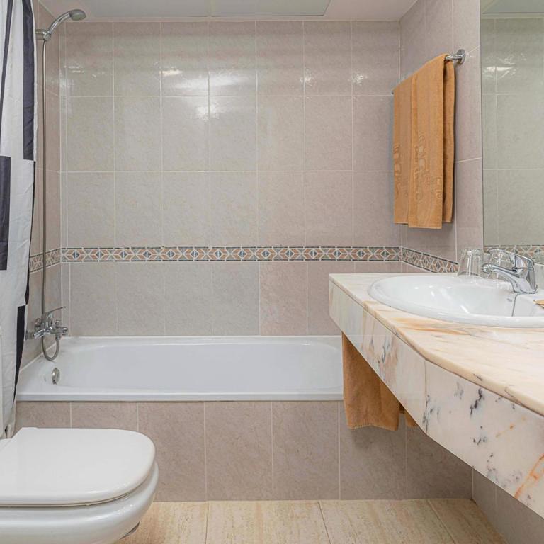 Galeon Playa by SeaSense - Apartamento Superior - 9