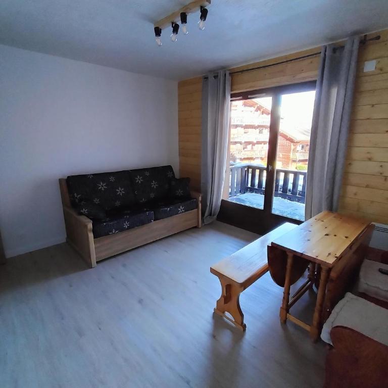 Appartement meublé avec vue sur les montagnes et piscine l'été - Appartement - Vue sur Piscine - 5
