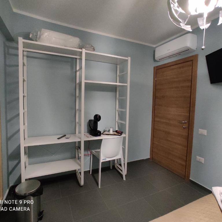 bbnapl'est - Camera Familiare con Bagno Privato - 3