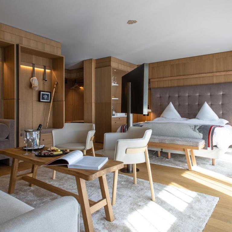 Schweizerhof Zermatt - a Small Luxury Hotel - Junior Suite - 5