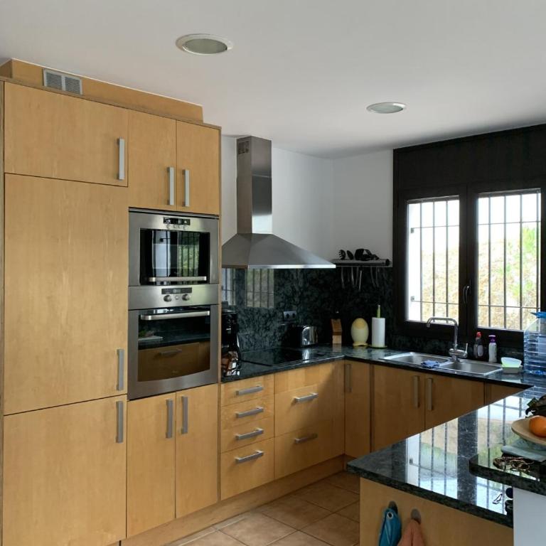 Villa Vista Bonita with private pool, 4 bedrooms, 9 people - Villa - 13