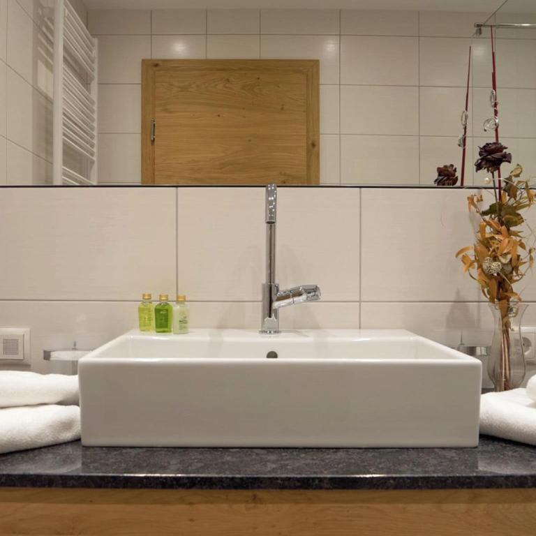 Apartment in Mayrhofen near Ski Lifts - Two-Bedroom Apartment - 16