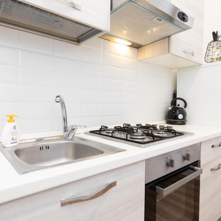 Vatican Apartment Santamaura - Two-Bedroom Apartment - 7
