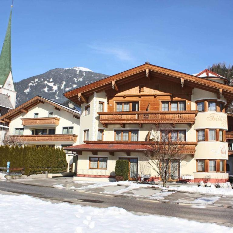 Apartment in Kaltenbach near Ski Lift - Apartment mit 2 Schlafzimmern - 2