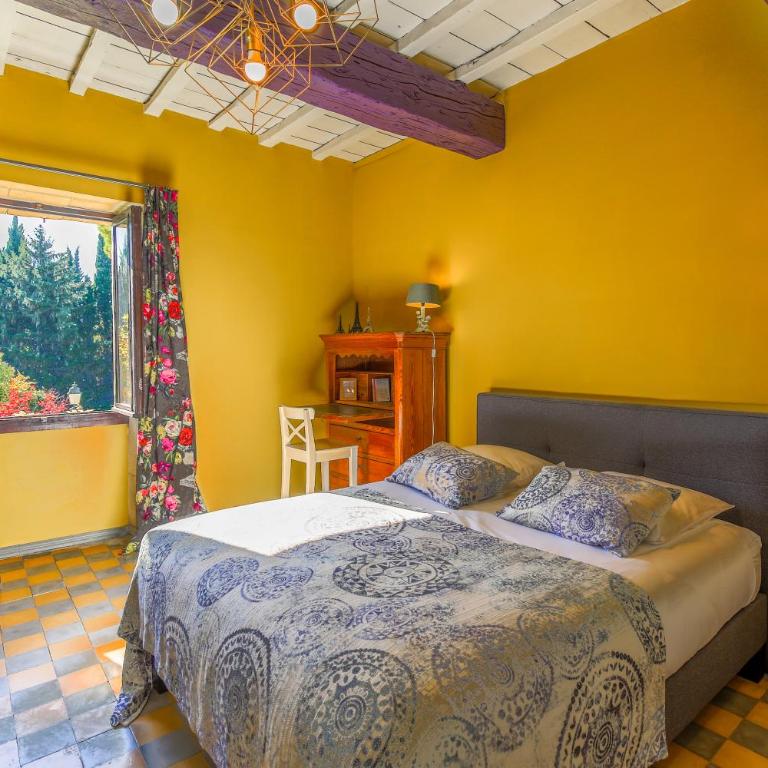 REMY A DIT - Chambre Lit Queen-Size - 2