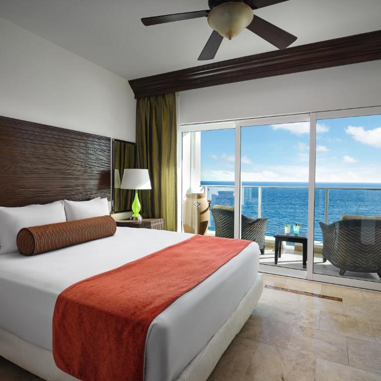 Hyatt Vacation Club at Sirena del Mar - Penthouse Two Bedroom Ocean View - 2