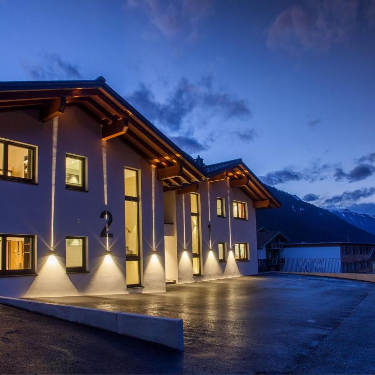 Luxury Chalet Gaschurn near Ski Lift - Superior Chalet - 31