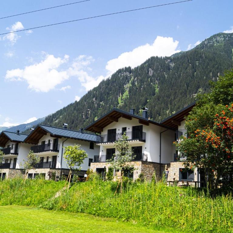 Luxury Chalet Gaschurn near Ski Lift - Superior Chalet - 1