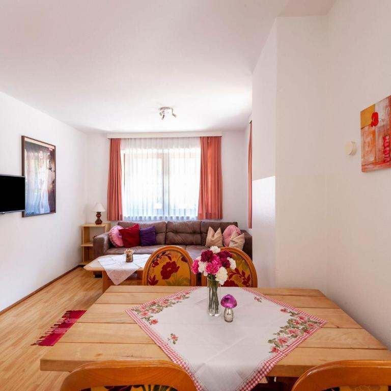 Apartment in Mayrhofen near Penkenbahn Cable Car - Two-Bedroom Apartment - 13