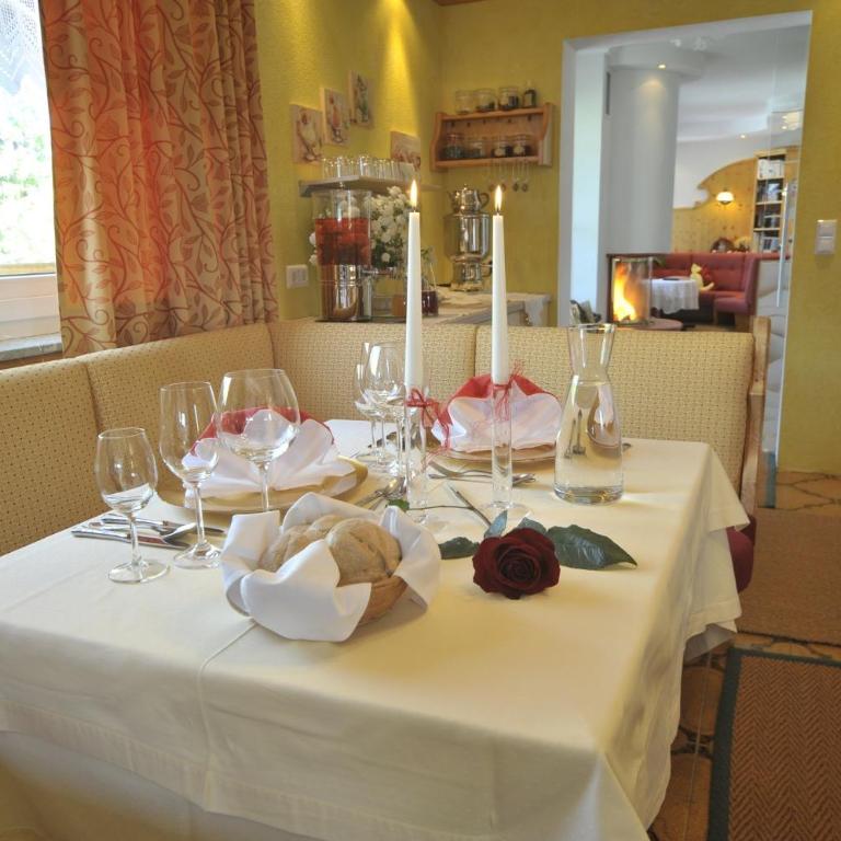 Biohof Naturzeit Faaker See - Doppelzimmer mit Balkon - 1