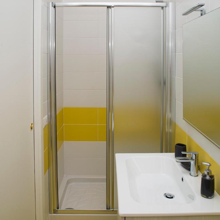 B&Belvedere, affittacamere - Camera Matrimoniale con Bagno Privato - 16