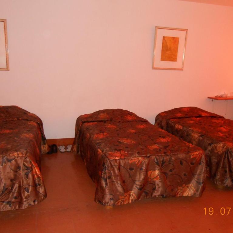 Hostal Cesar Alberto - Habitación Triple - 1