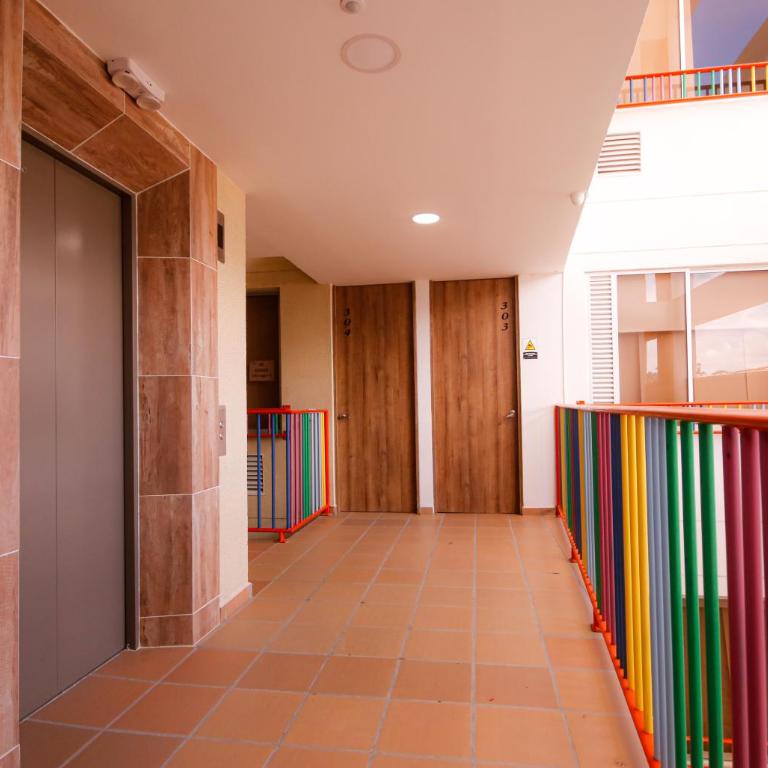 Aptos y Apartaestudios frente al Malecón y el Embalse, Zona Gastronómica, a 8 minutos de la Piedra del Peñol, TODO CERCA!!! - Apartamento Estándar - 8