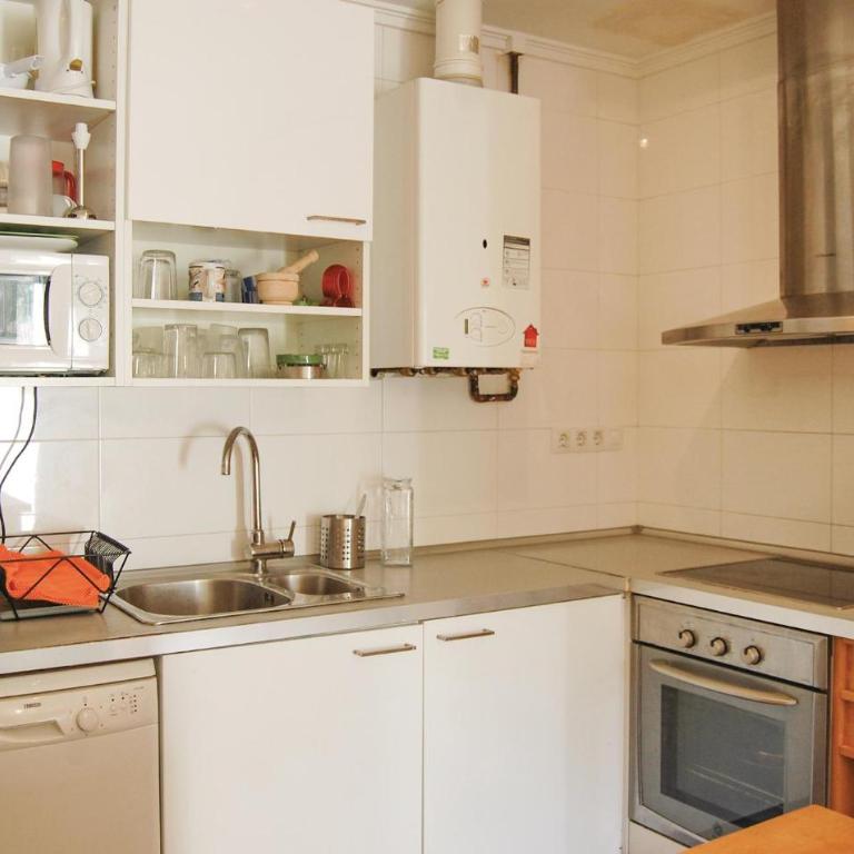 2 Bedroom Cozy Apartment In Llanes - Two-Bedroom Apartment - 10