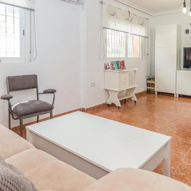 Lovely Apartment In Córdoba With Wifi - Apartamento de 2 dormitorios - 8