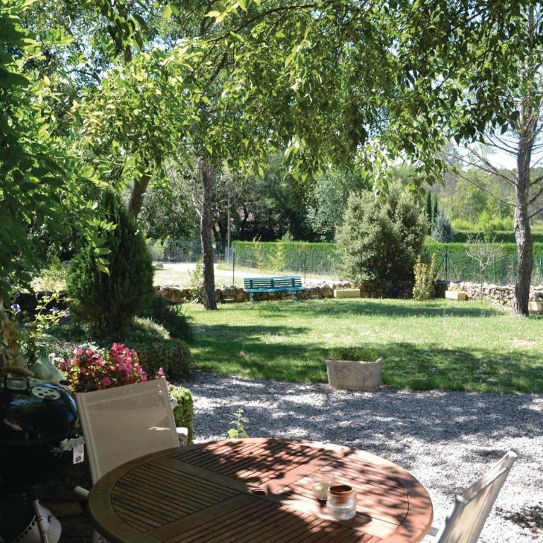 1 Bedroom Amazing Apartment In Lorgues - One-Bedroom Apartment - 15