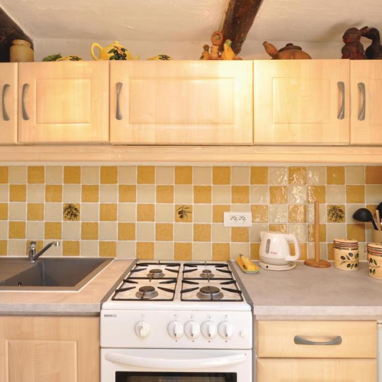 1 Bedroom Amazing Apartment In Lorgues - One-Bedroom Apartment - 17