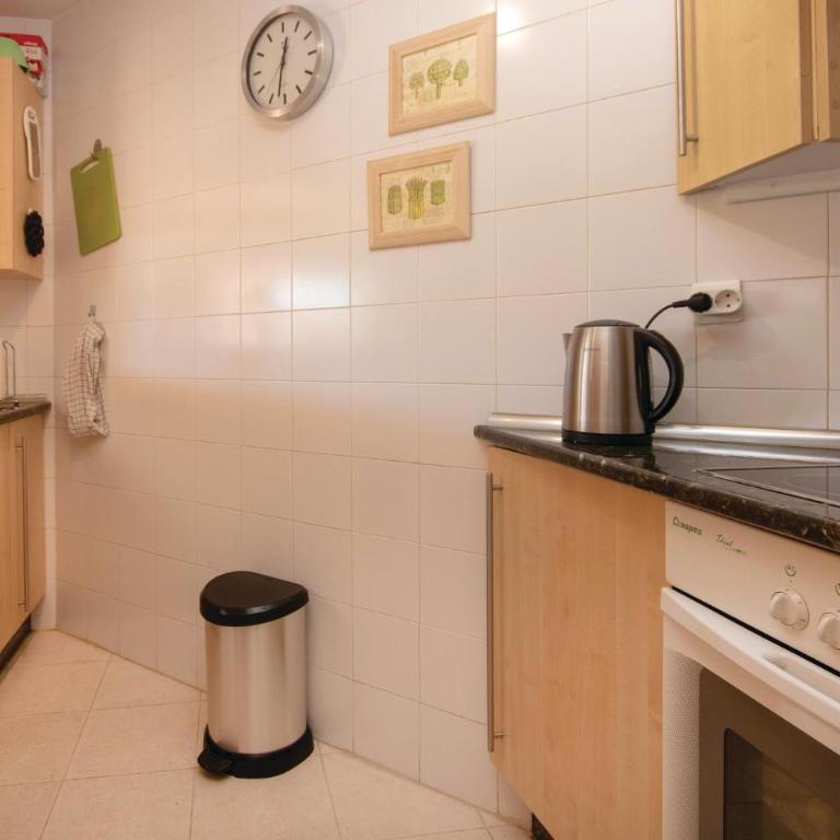 2 Bedroom Awesome Apartment In Benalmadena - Apartamento de 2 dormitorios - 16