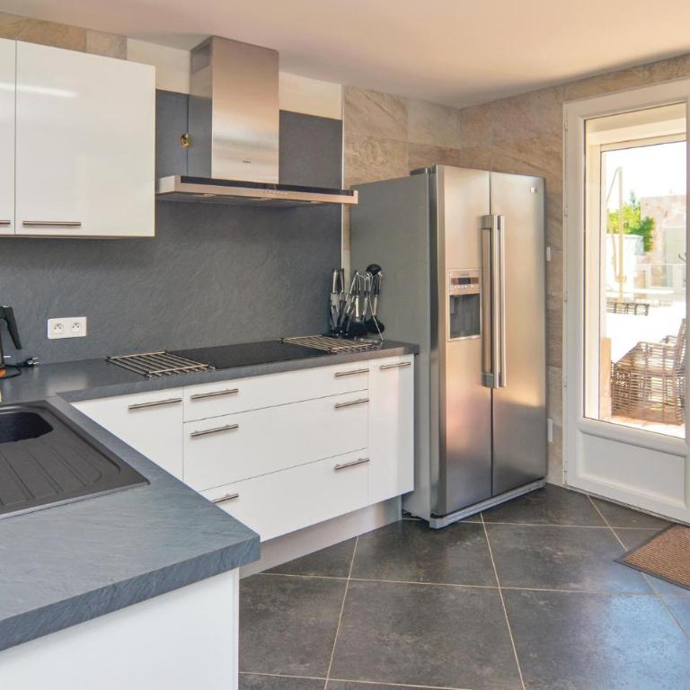 Nice Home In Le Grau D'agde - Maison de Vacances 4 Chambres - 5