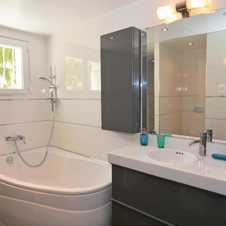 Nice Home In Le Grau D'agde - Maison de Vacances 4 Chambres - 9