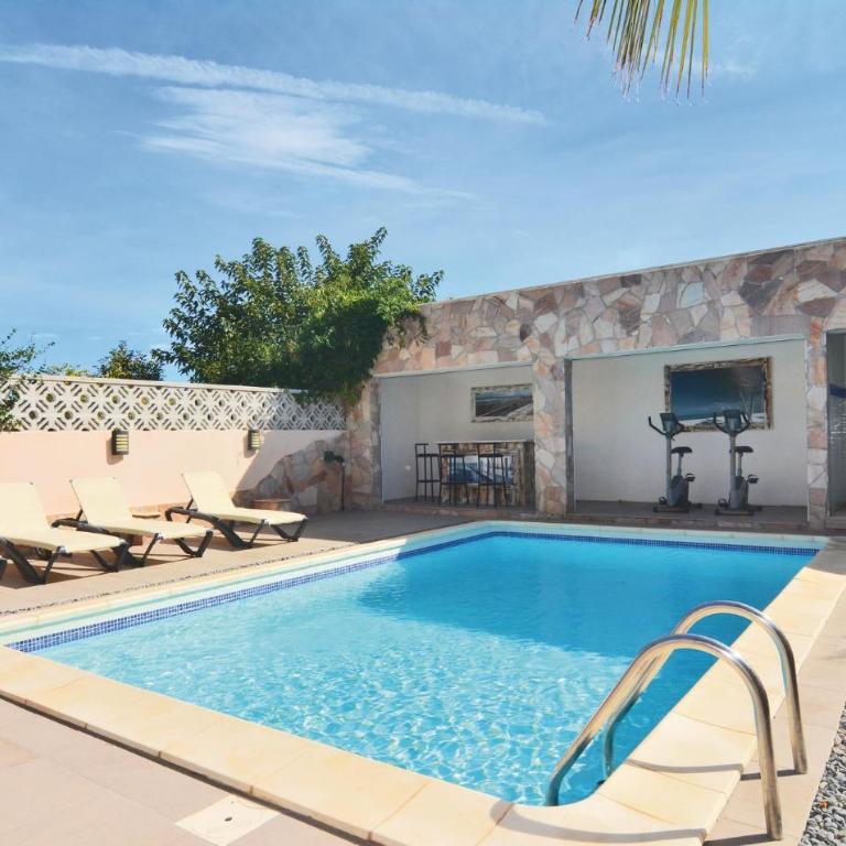 Nice Home In Le Grau D'agde - Maison de Vacances 4 Chambres - 13