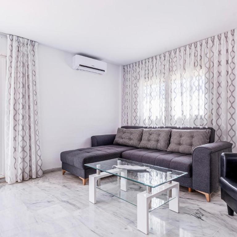 Beach Front Apartment In Torrox Costa With Wifi - Apartamento de 2 dormitorios - 4