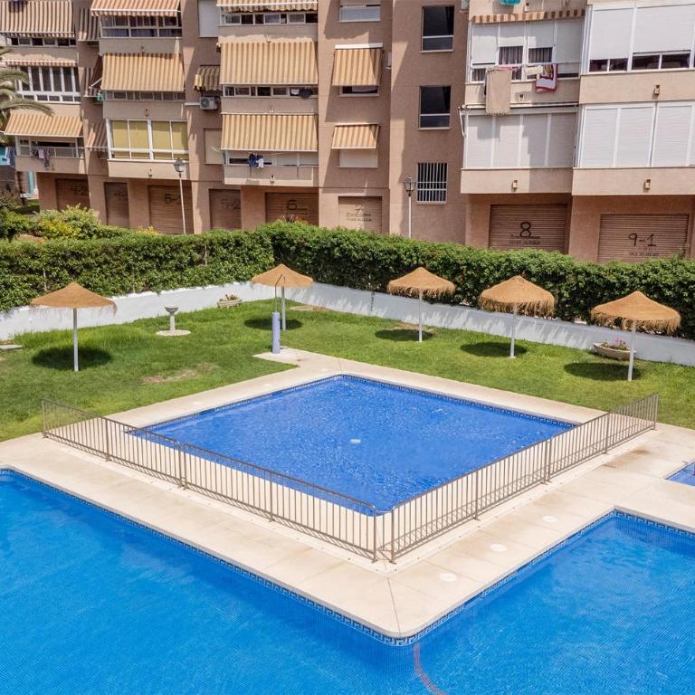 Beach Front Apartment In Torrox Costa With Wifi - Apartamento de 2 dormitorios - 10