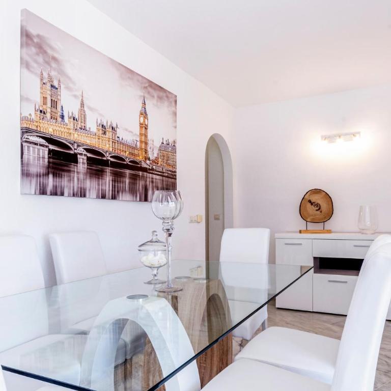 Beach Front Apartment In Torrox Costa With Wifi - Apartamento de 2 dormitorios - 19