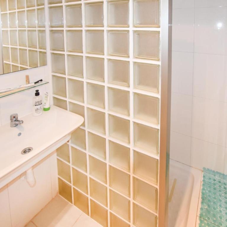 Beach Front Apartment In Roquetas De Mar - Two-Bedroom Apartment - 9