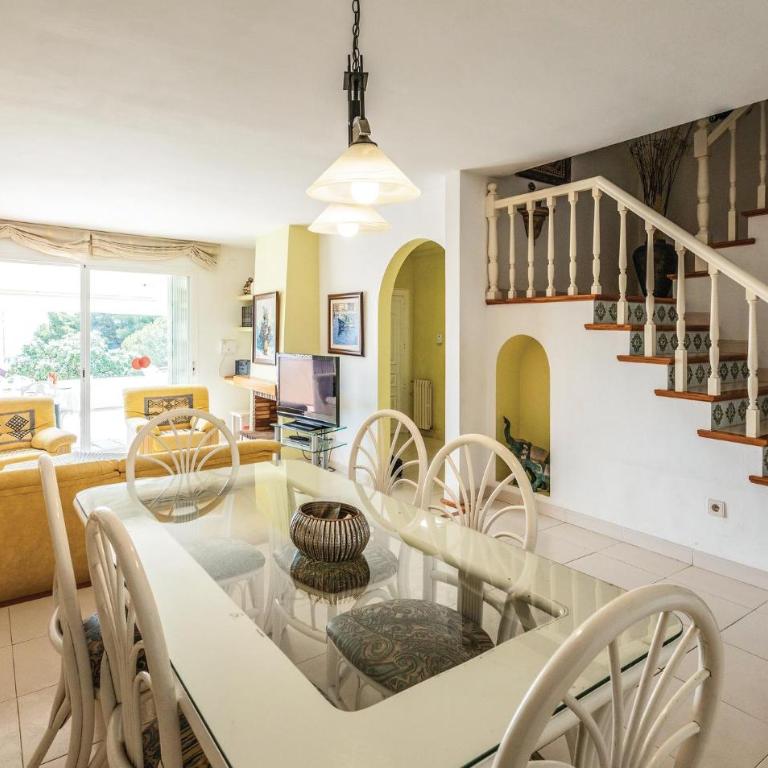 Nice Home In Sant Feliu De Guíxols - Casa de 4 dormitorios - 20