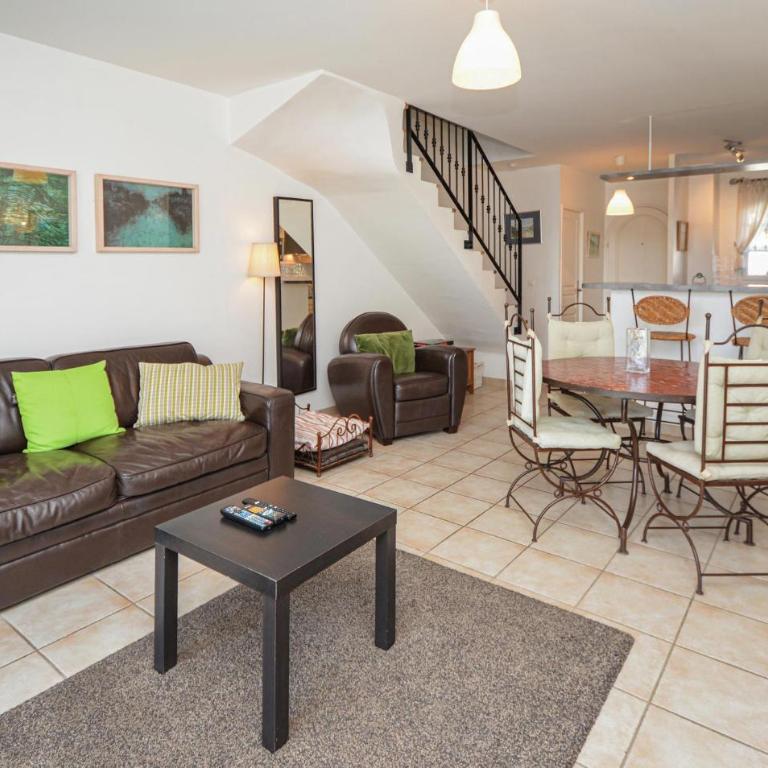 Belle Maison À Aigues-Mortes - Maison de Vacances 2 Chambres - 14