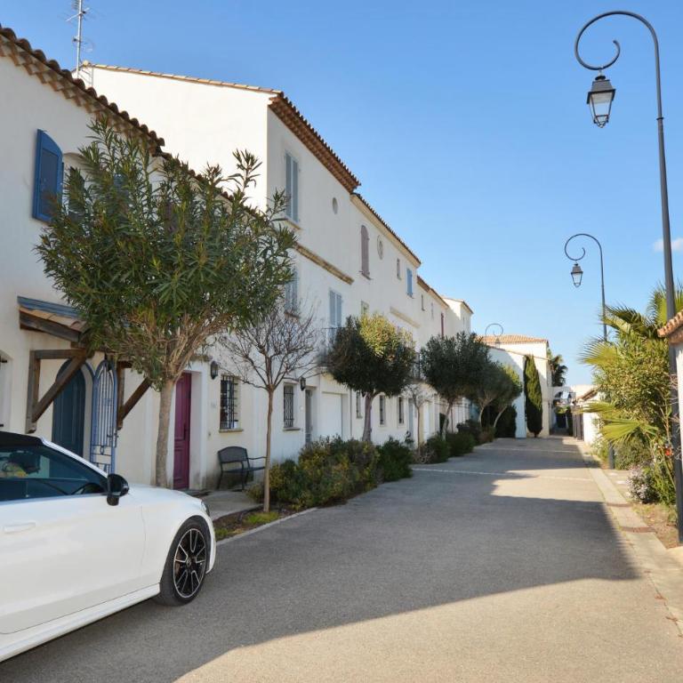 Belle Maison À Aigues-Mortes - Maison de Vacances 2 Chambres - 30