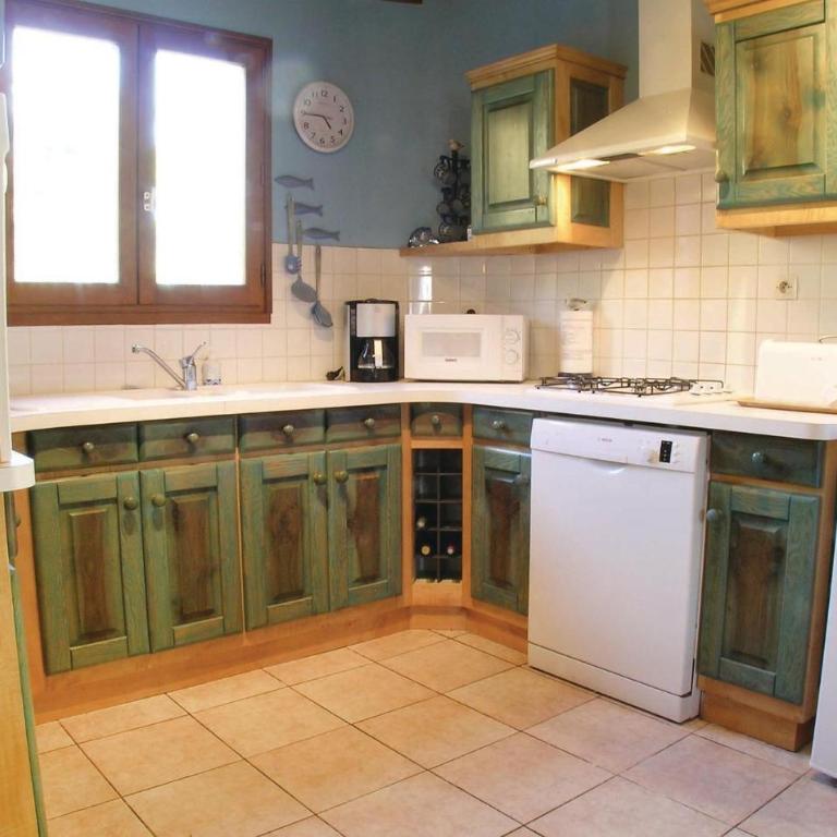 3 Bedroom Lovely Home In La Tranche Sur Mer - Maison de Vacances 3 Chambres - 4