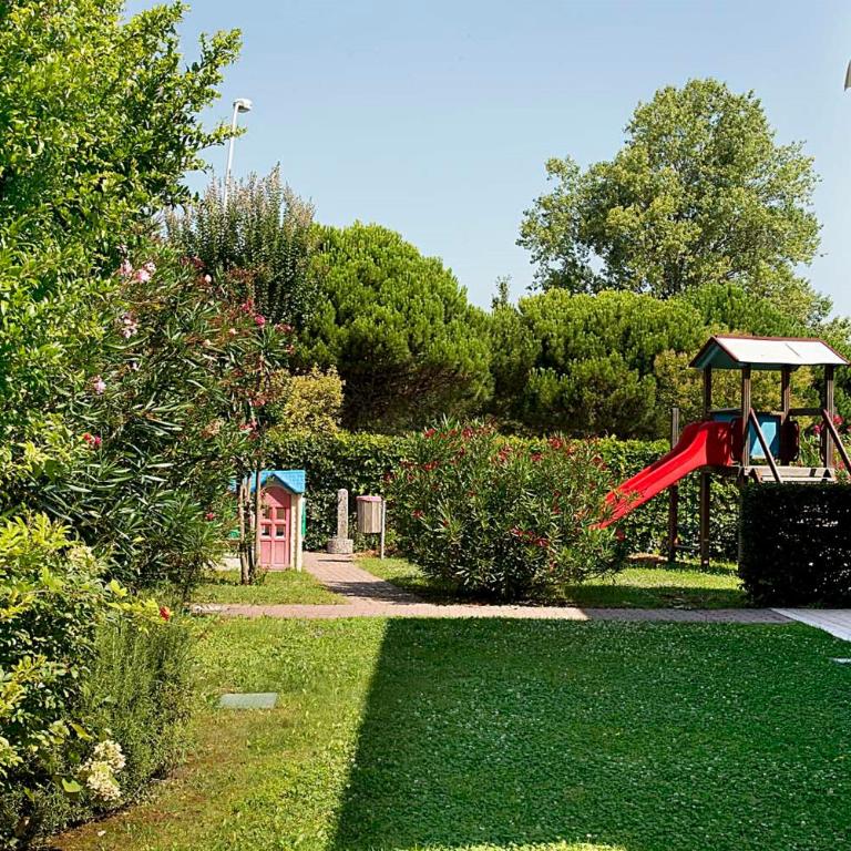Residence Brenta - Two-Bedroom Apartment with Garden - 9
