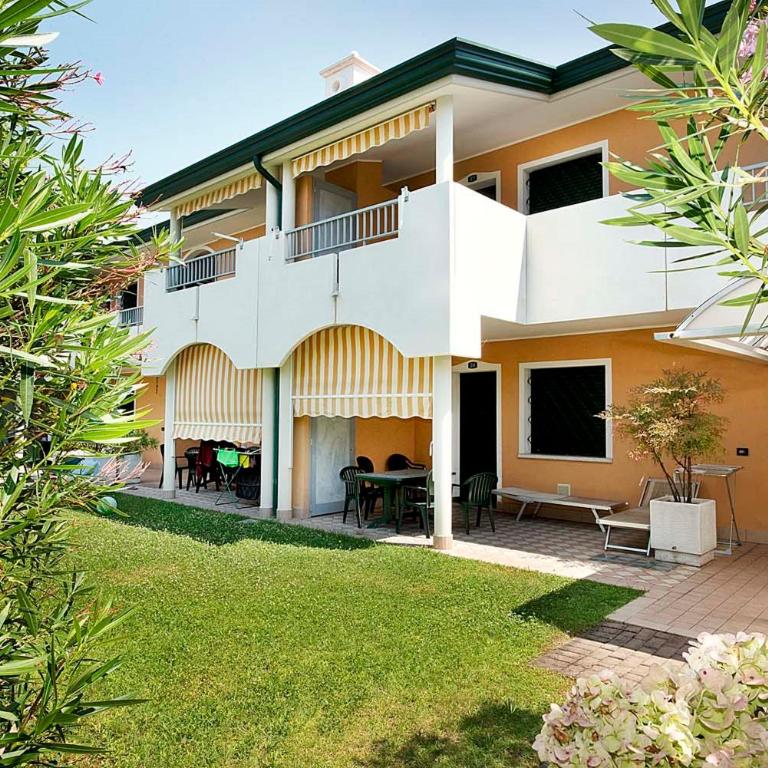 Residence Brenta - Two-Bedroom Apartment with Garden - 2